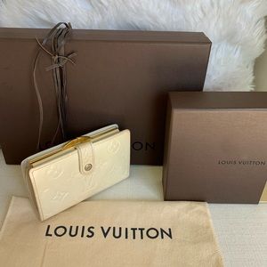 Authentic Louis Vuitton Vernis Wallet